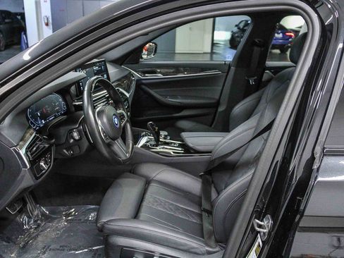 Certified 2023 BMW 530e w/ M Sport Package image 19