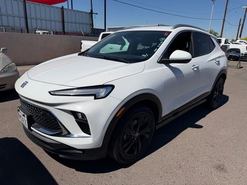 Used 2024 Buick Encore GX Sport Touring image 8