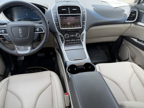 Used 2019 Lincoln Nautilus Select FWD image 13