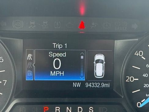 Used 2019 Ford Explorer XLT AWD/4WD image 4