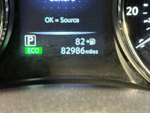 Used 2017 Nissan Rogue SV w/ SV Premium Package image 17