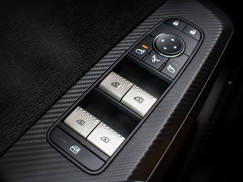 New 2025 Mitsubishi Outlander SE image 10