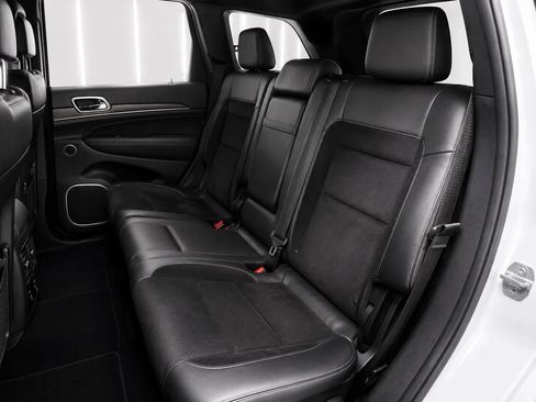 Used 2015 Jeep Grand Cherokee SRT AWD/4WD image 10