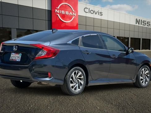 Used 2018 Honda Civic EX image 3