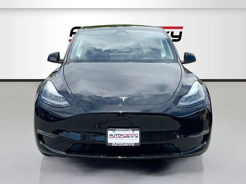 Used 2024 Tesla Model Y Long Range AWD/4WD image 2