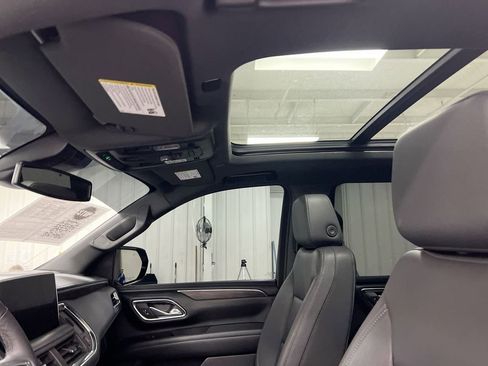 Used 2023 Chevrolet Tahoe Z71 w/ Luxury Package AWD/4WD image 19