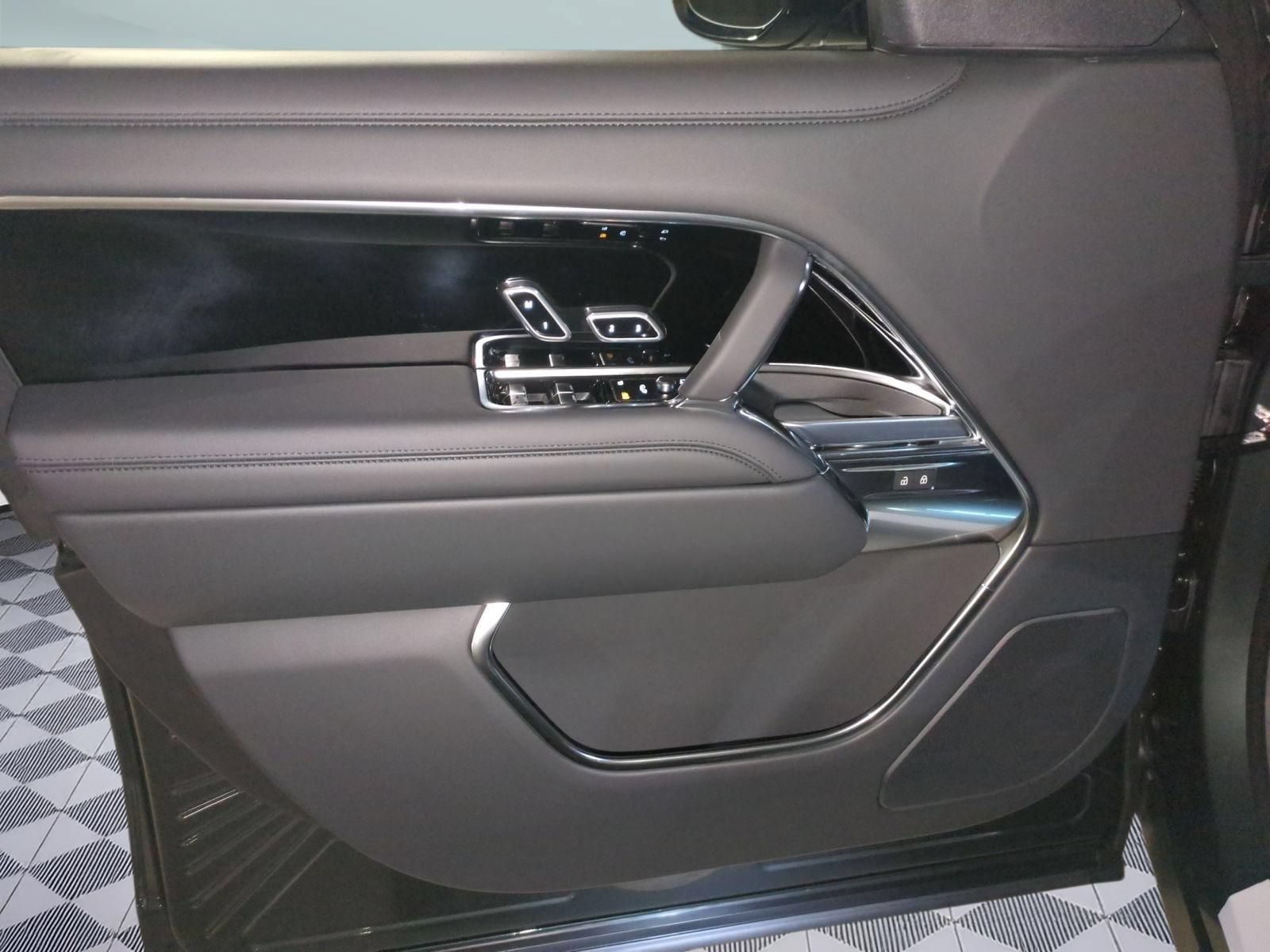 New 2027 Land Rover Range Rover SE AWD/4WD image 11