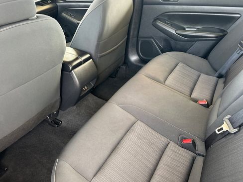 Used 2025 Nissan Altima 2.5 SV FWD image 12