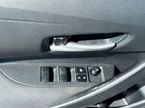 Used 2021 Toyota Corolla LE FWD image 14