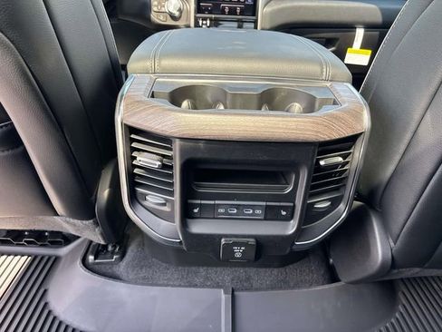 New 2026 RAM 1500 Laramie AWD/4WD image 9