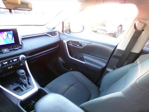 Used 2025 Toyota RAV4 LE image 15