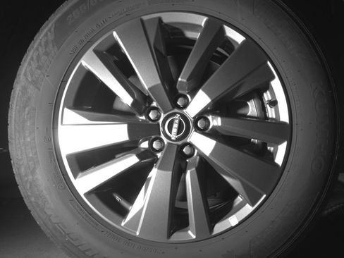 Used 2025 Nissan Pathfinder SV image 13