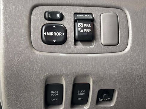 Used 2010 Toyota Sienna LE FWD image 25