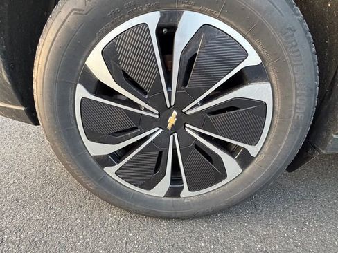 Used 2024 Chevrolet Blazer EV LT image 11