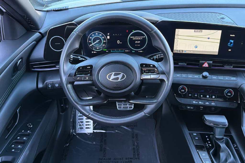 Certified 2025 Hyundai Elantra SEL w/ Cargo Package FWD image 15