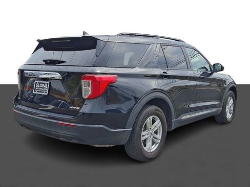 Used 2023 Ford Explorer XLT image 7