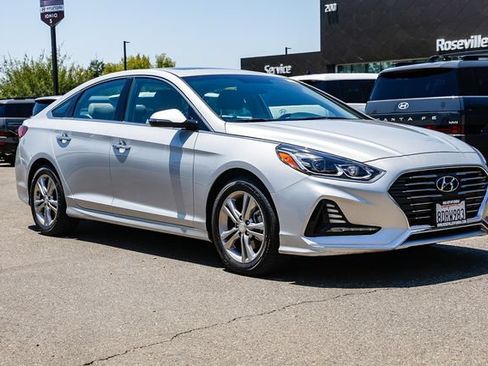 Used 2018 Hyundai Sonata Limited w/ Cargo Package FWD image 6