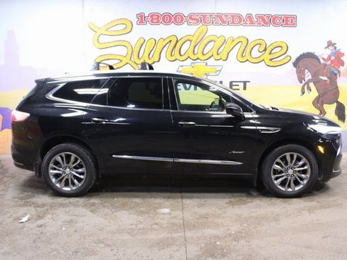 Used 2022 Buick Enclave Avenir image 1