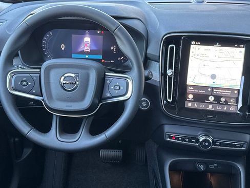 New 2026 Volvo XC40 B5 Core AWD/4WD image 15