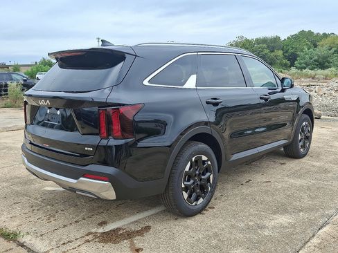 New 2026 Kia Sorento S image 3