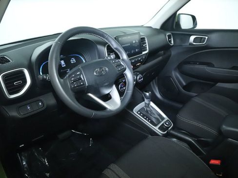 Used 2023 Hyundai Venue SEL FWD image 19
