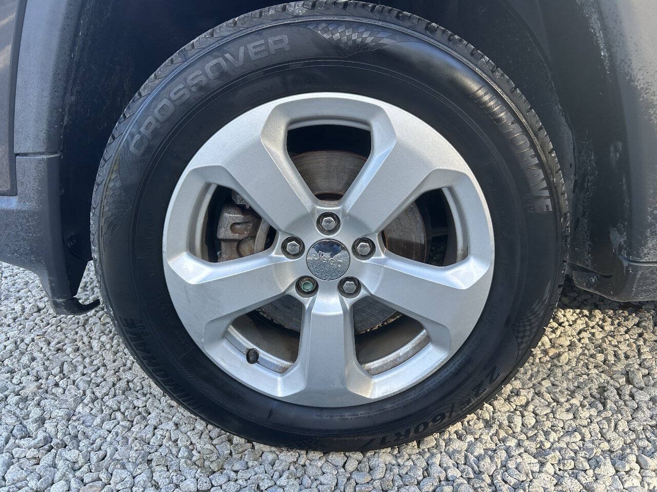 Used 2018 Jeep Compass Latitude w/ Popular Equipment Group AWD/4WD image 9