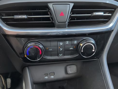 Used 2024 Buick Encore GX Sport Touring image 27