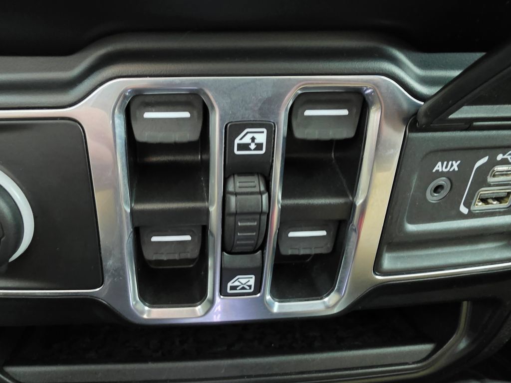 Used 2022 Jeep Gladiator Overland w/ Popular Equipment Package AWD/4WD image 29