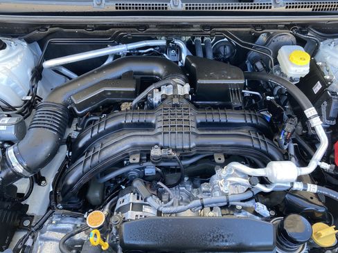 Used 2024 Subaru Crosstrek 2.0i Premium image 24