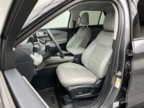 Used 2026 Ford Explorer Active w/ Active Comfort Package AWD/4WD image 10