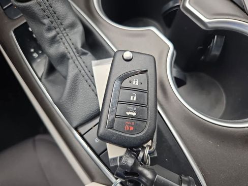 Used 2022 Toyota Camry LE FWD image 31
