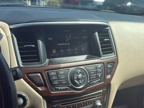 Used 2020 Nissan Pathfinder Platinum AWD/4WD image 13