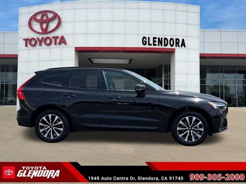 Used 2025 Volvo XC60 B5 Plus AWD/4WD image 12