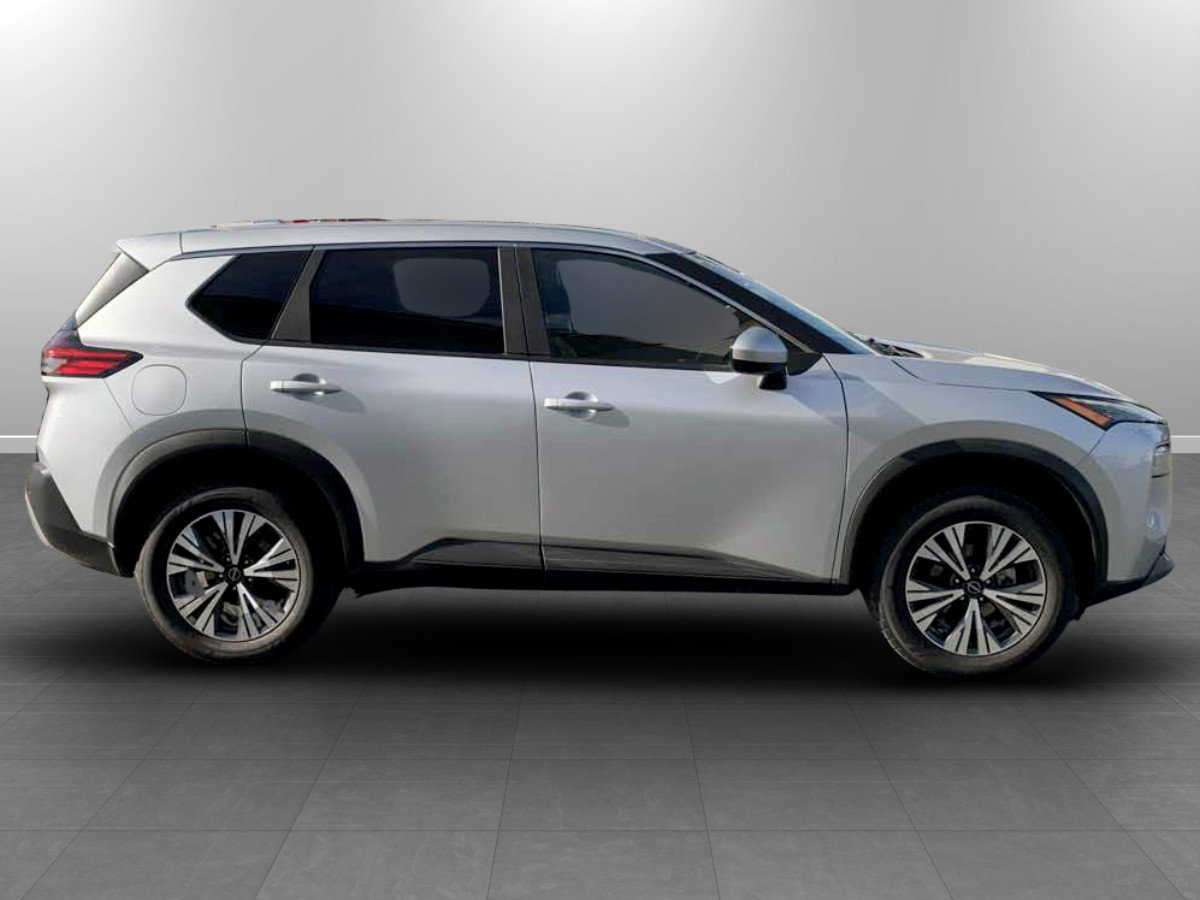 Used 2023 Nissan Rogue SV FWD image 8