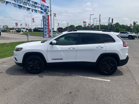 Used 2020 Jeep Cherokee Latitude Plus AWD/4WD image 4