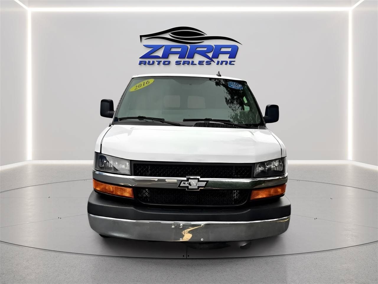 Used 2016 Chevrolet Express 3500 LT w/ LT Preferred Equipment Group RWD image 2