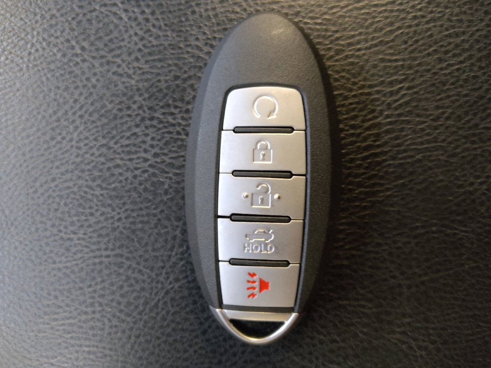 Used 2017 Nissan Pathfinder SL w/ SL Tech Package FWD image 32