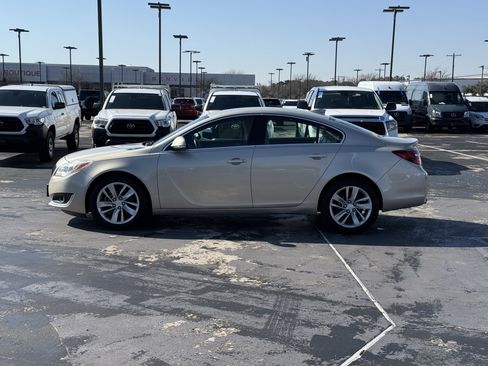 Used 2016 Buick Regal FWD image 11