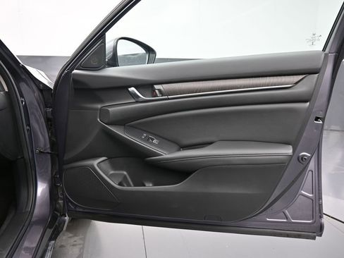 Used 2020 Honda Accord EX image 39