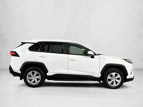 Used 2023 Toyota RAV4 LE FWD image 4
