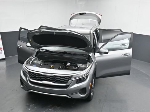 Used 2023 Kia Seltos LX image 42