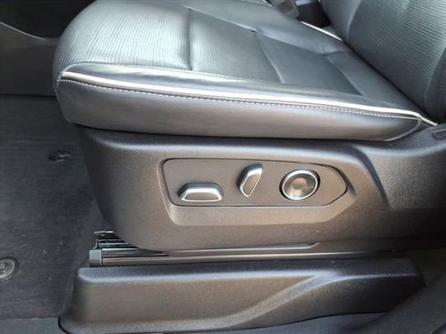 Used 2024 Cadillac Escalade Premium Luxury w/ Performance Package AWD/4WD image 13