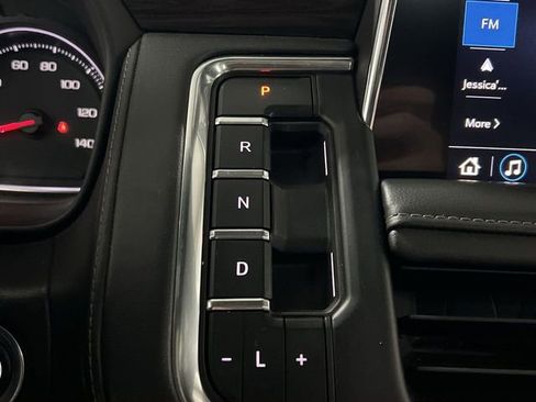 Used 2021 Chevrolet Tahoe Z71 w/ Luxury Package image 16