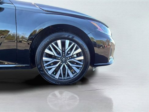 Used 2024 Nissan Altima 2.5 SV image 23