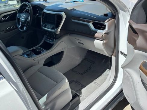 Used 2023 GMC Acadia SLE w/ Driver Convenience Package FWD image 29