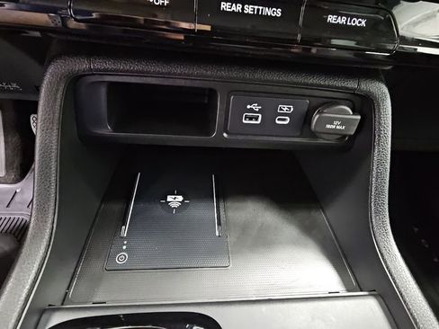 Used 2023 Honda Pilot Elite image 21