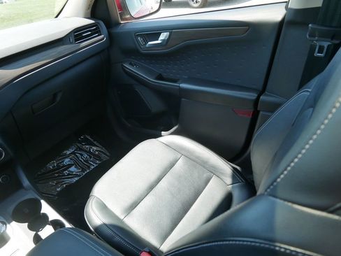 Certified 2020 Ford Escape Titanium AWD/4WD image 17