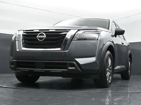 Used 2025 Nissan Pathfinder SV AWD/4WD image 35