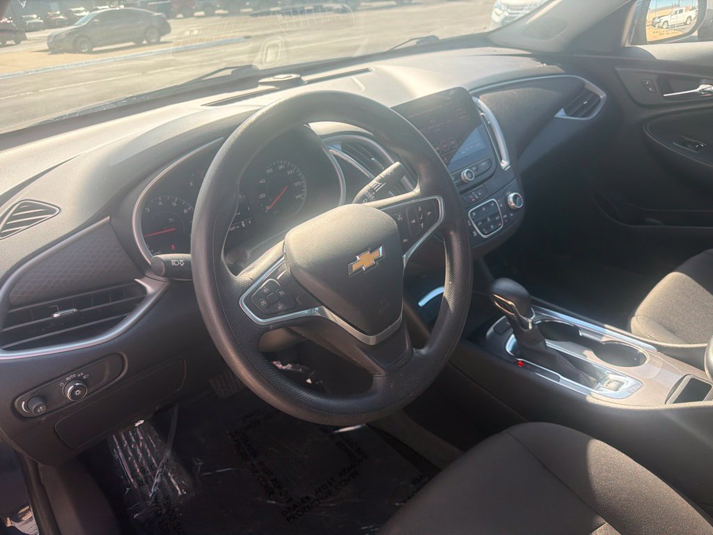 Used 2022 Chevrolet Malibu LT FWD image 15