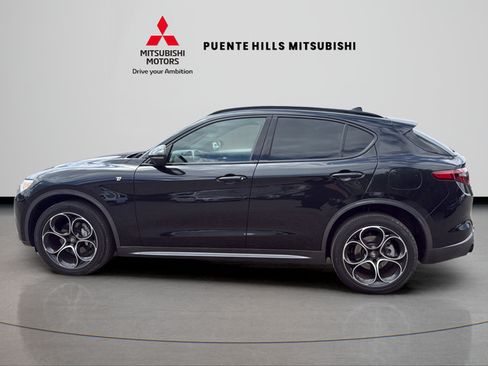 Used 2023 Alfa Romeo Stelvio Ti AWD/4WD image 8